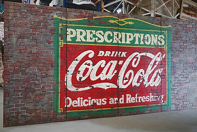 Screen " COCA-COLA " Brick-Wall Advertisment