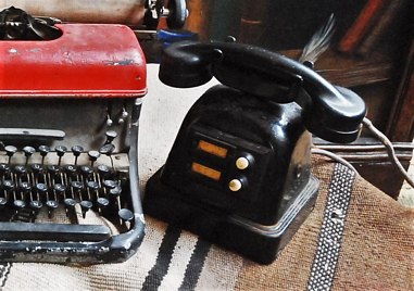 Telephone two keys, black