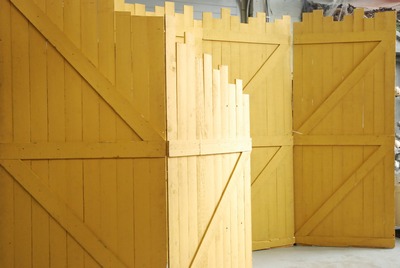 Screen Wooden, Yellow, a pc.
